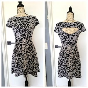 eric + lani Black White Opulent Cut Off Skater‎ Floral Dress Size S
